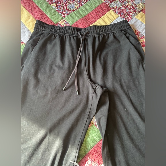 Lululemon Soft Jersey Straight-Leg Mid-Rise Pant *Regular - Black - Picture 5 of 6